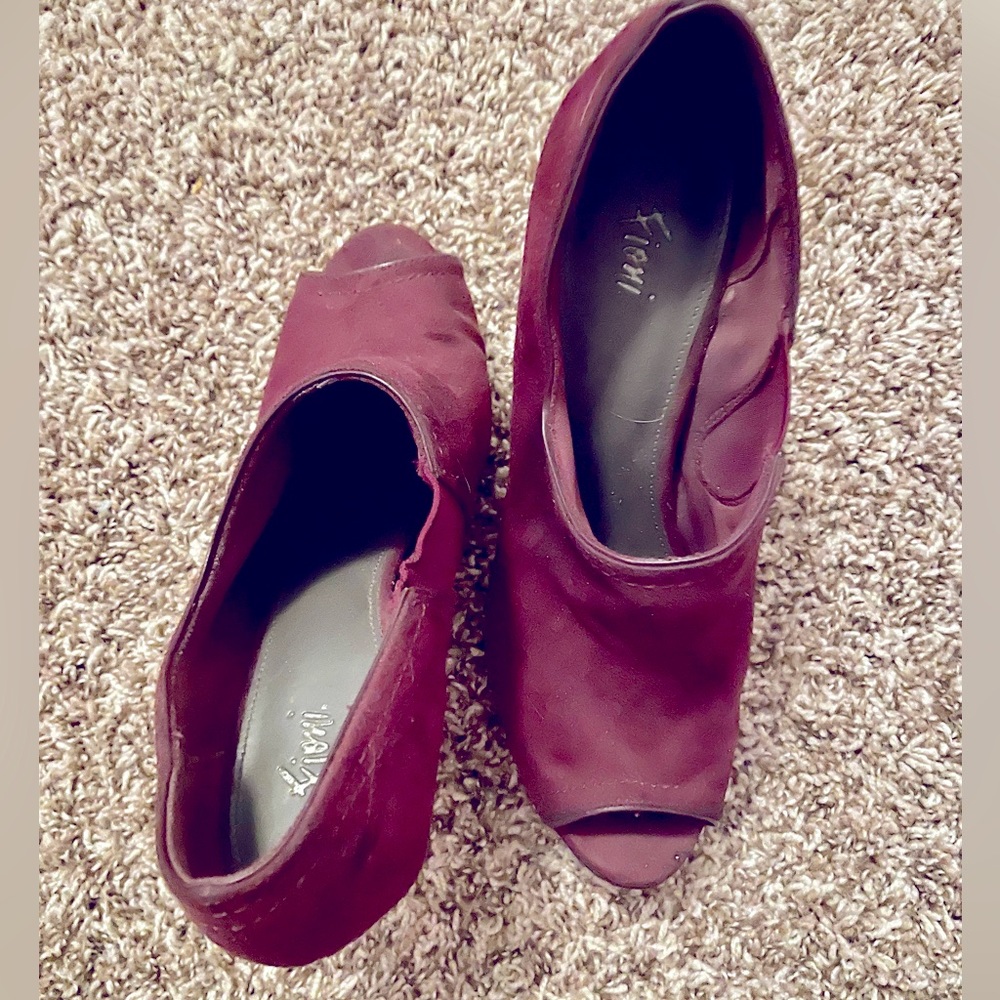 Fuchsia Heels size 8